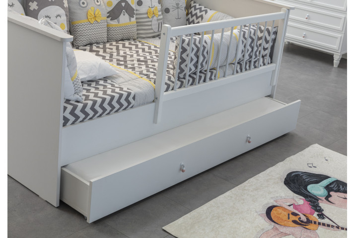 Royal Montessori Pembe Bebek Odası